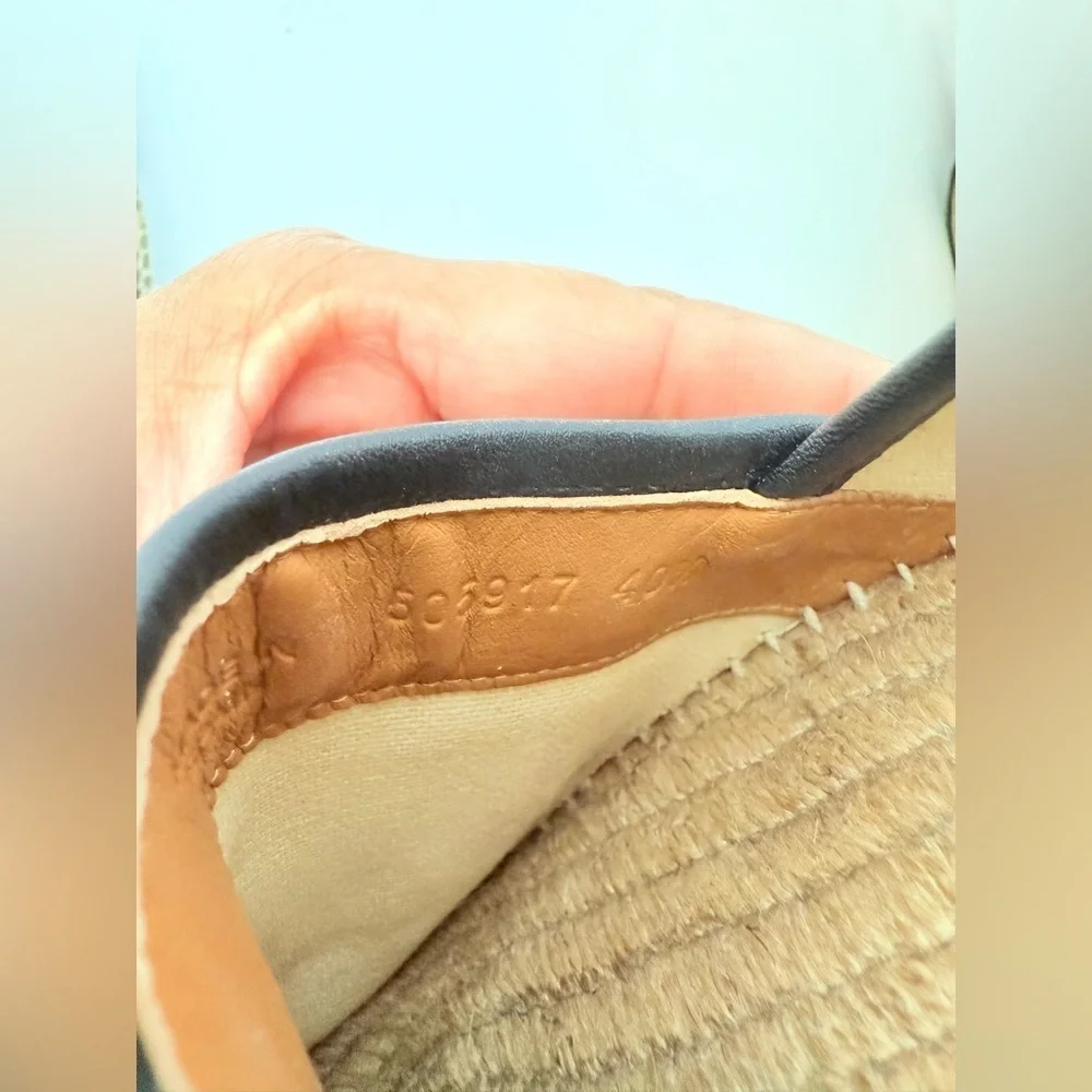 Gucci Beige Natural GG coated canvas black leather trim bee espadrille EU 40.5